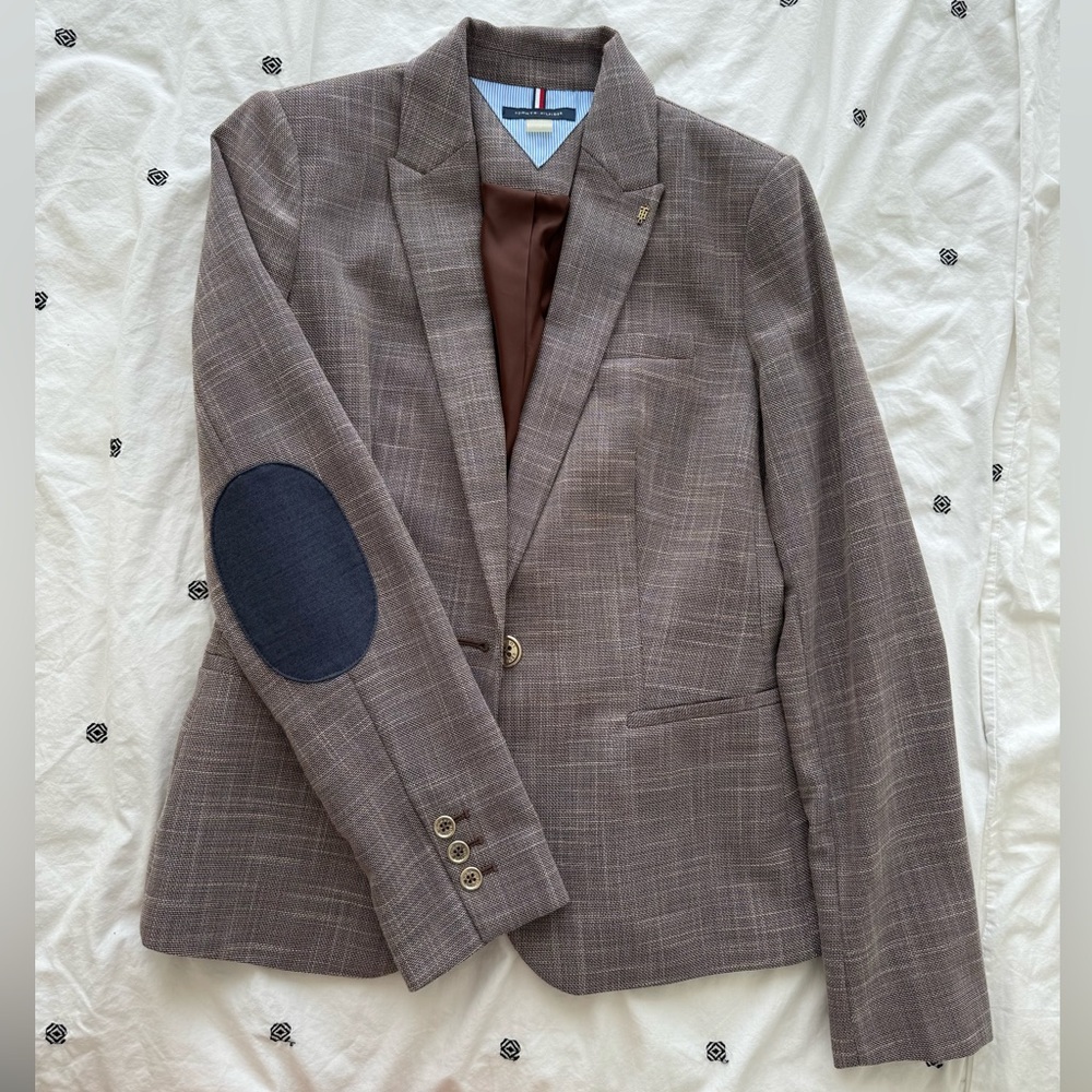 Tommy Hilfiger suit, Jacket size 4, pants size  2